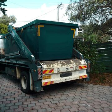 Vous êtes un particulier et vous souhaitez louer une benne pour vous débarrasser de vos déchets ? 